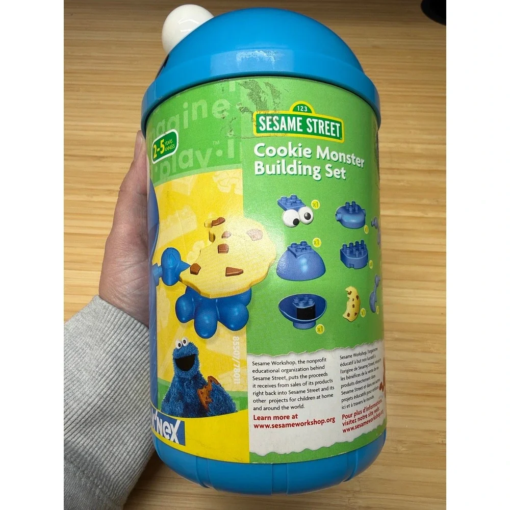 K'NEX Sesame Street Cookie Monster Building Set Complete w/ Container Manual